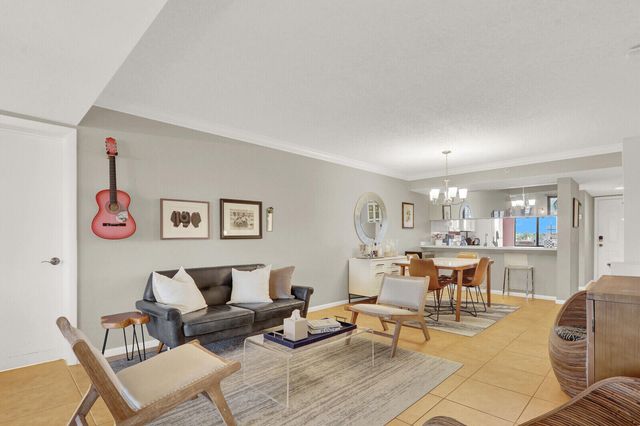 901 Seafarer Circle 403, Jupiter, FL 33477