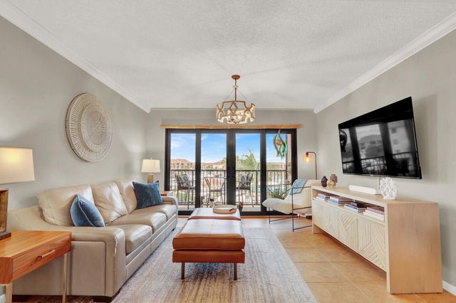 901 Seafarer Circle 403, Jupiter, FL 33477