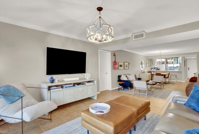 901 Seafarer Circle 403, Jupiter, FL 33477