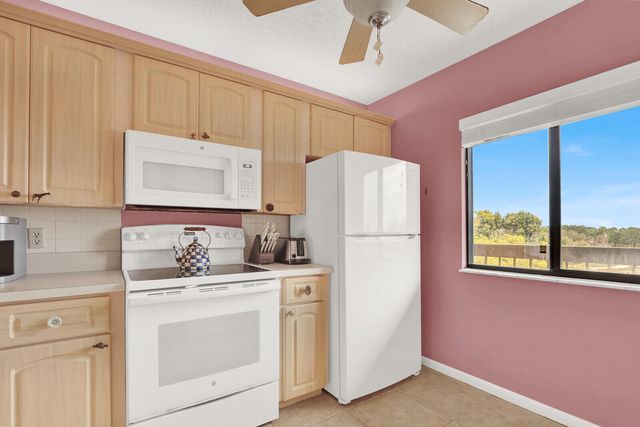 901 Seafarer Circle 403, Jupiter, FL 33477