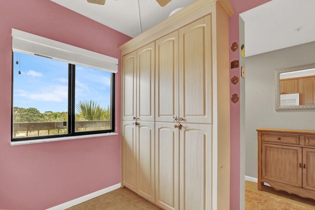 901 Seafarer Circle 403, Jupiter, FL 33477