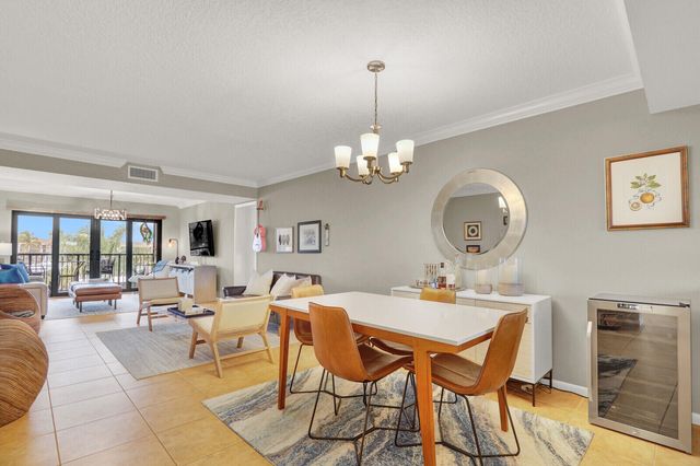 901 Seafarer Circle 403, Jupiter, FL 33477