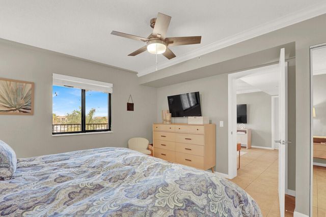 901 Seafarer Circle 403, Jupiter, FL 33477