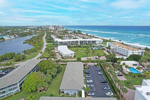 901 Seafarer Circle 403, Jupiter, FL 33477