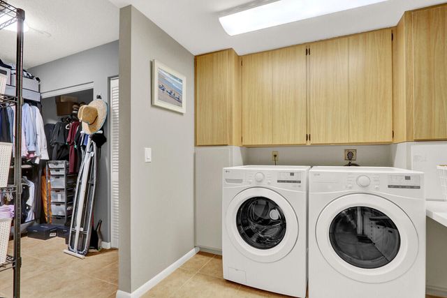 901 Seafarer Circle 403, Jupiter, FL 33477