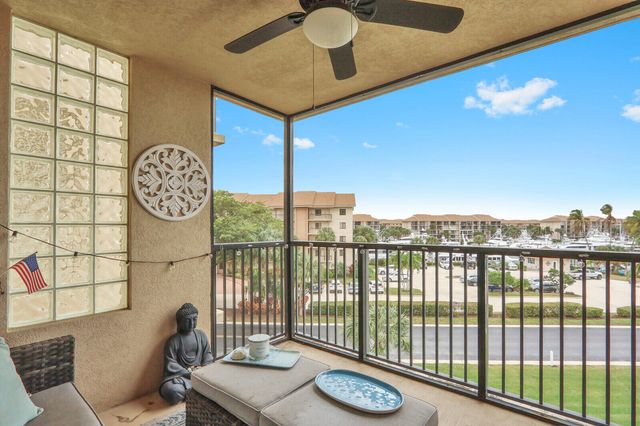 901 Seafarer Circle 403, Jupiter, FL 33477