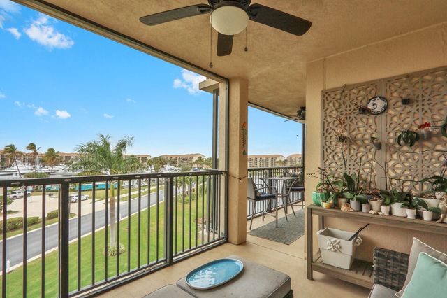 901 Seafarer Circle 403, Jupiter, FL 33477