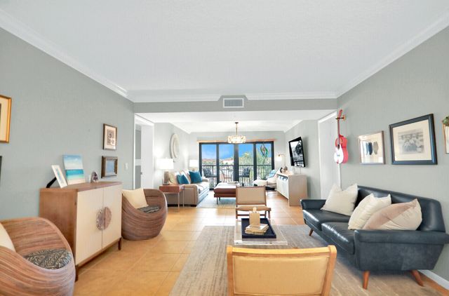 901 Seafarer Circle 403, Jupiter, FL 33477