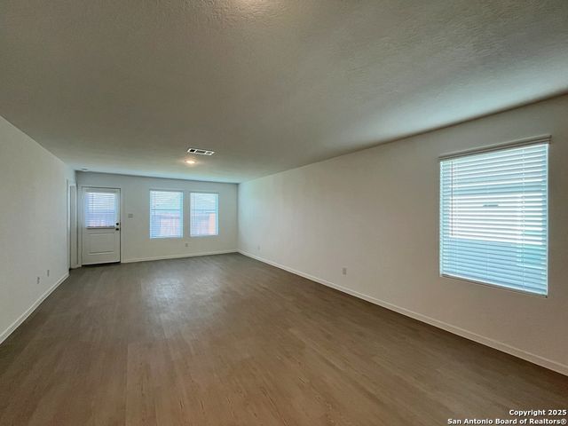 534 CHEVRE RD, New Braunfels, TX 78130