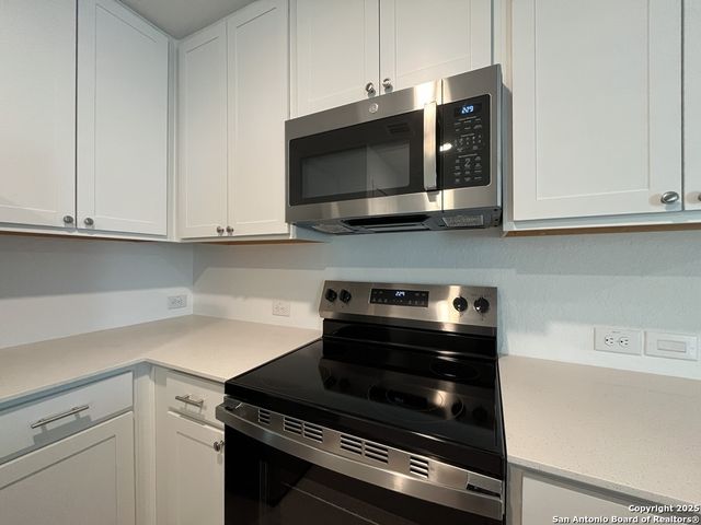 534 CHEVRE RD, New Braunfels, TX 78130