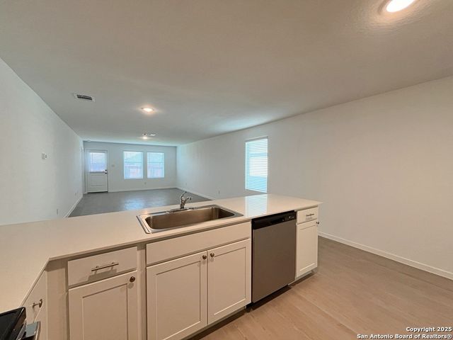 534 CHEVRE RD, New Braunfels, TX 78130