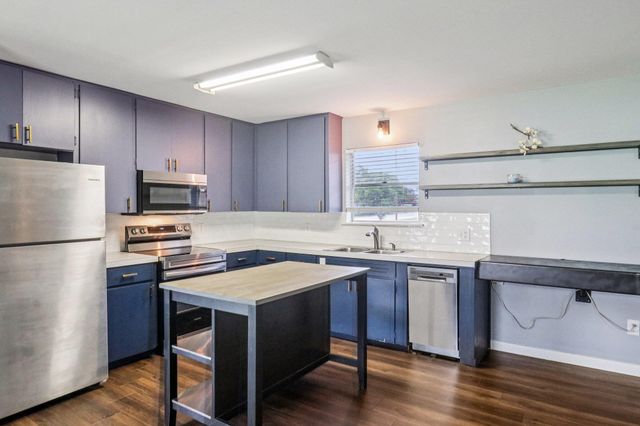 755 E Bellville ST, Giddings, TX 78942