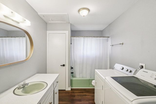 755 E Bellville ST, Giddings, TX 78942