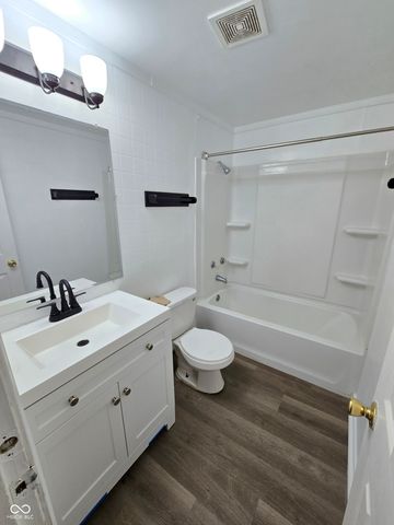 8416 Meadowlark Drive, Indianapolis, IN 46226