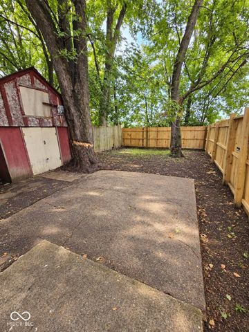 8416 Meadowlark Drive, Indianapolis, IN 46226