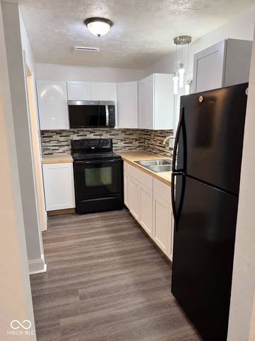 8416 Meadowlark Drive, Indianapolis, IN 46226
