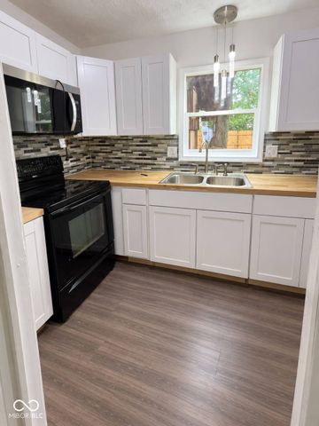 8416 Meadowlark Drive, Indianapolis, IN 46226