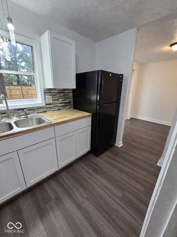 8416 Meadowlark Drive, Indianapolis, IN 46226