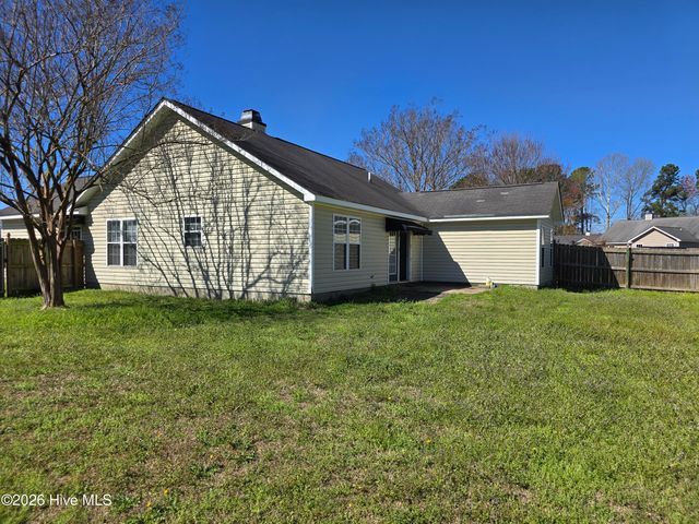 1200 Saint Charles Circle, Greenville, NC 27834