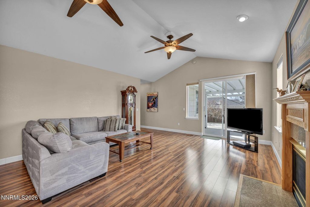 Image 14 of property listing at 2553 Chardonnay Drive, Carson City, NV 89703