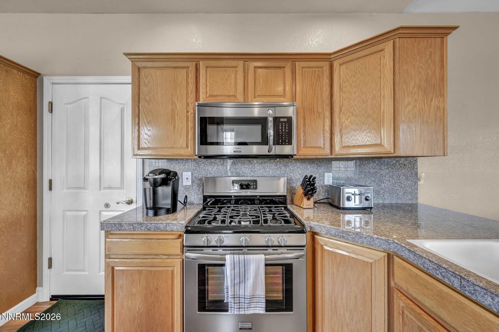 Image 20 of property listing at 2553 Chardonnay Drive, Carson City, NV 89703