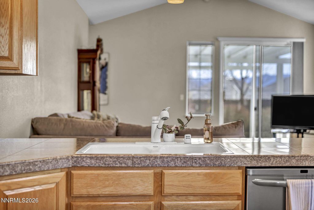 Image 25 of property listing at 2553 Chardonnay Drive, Carson City, NV 89703