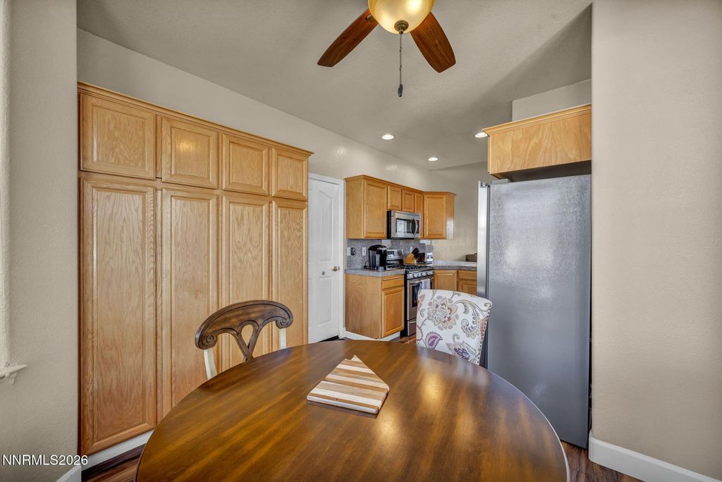 Image 33 of property listing at 2553 Chardonnay Drive, Carson City, NV 89703