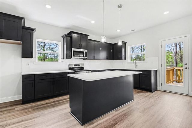 626 Walnut Creek Parkway, Pendergrass, GA 30567