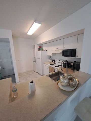 5077 NW 7th St 912, Miami, FL 33126