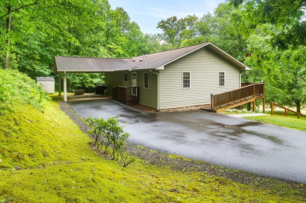 3318 Old Hwy 64e, Hayesville, NC 28904