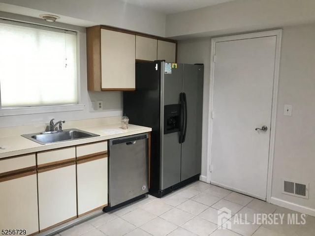 173 Jordans Circle, Franklin Twsp, NJ 08873
