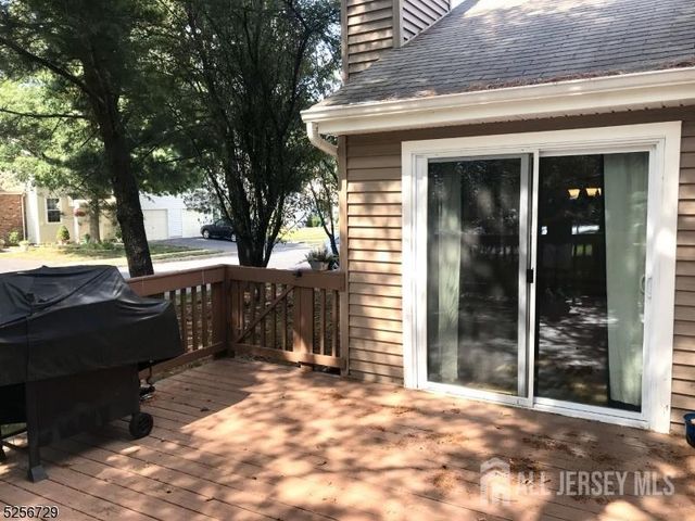 173 Jordans Circle, Franklin Twsp, NJ 08873
