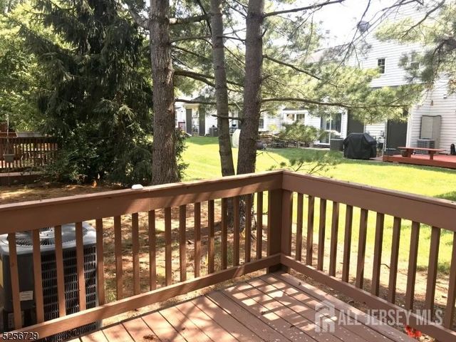 173 Jordans Circle, Franklin Twsp, NJ 08873