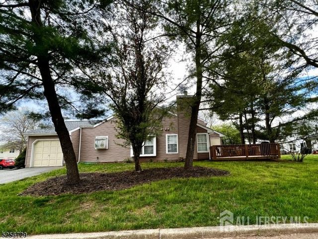 173 Jordans Circle, Franklin Twsp, NJ 08873