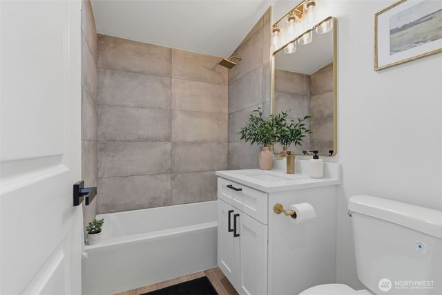 8102 Oakridge Drive SW, Lakewood, WA 98498