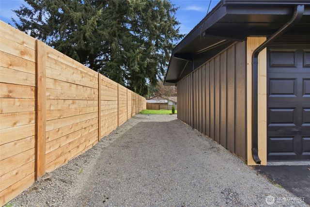 8102 Oakridge Drive SW, Lakewood, WA 98498
