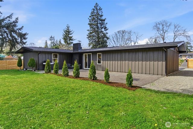 8102 Oakridge Drive SW, Lakewood, WA 98498