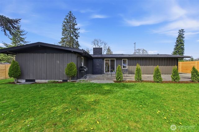 8102 Oakridge Drive SW, Lakewood, WA 98498