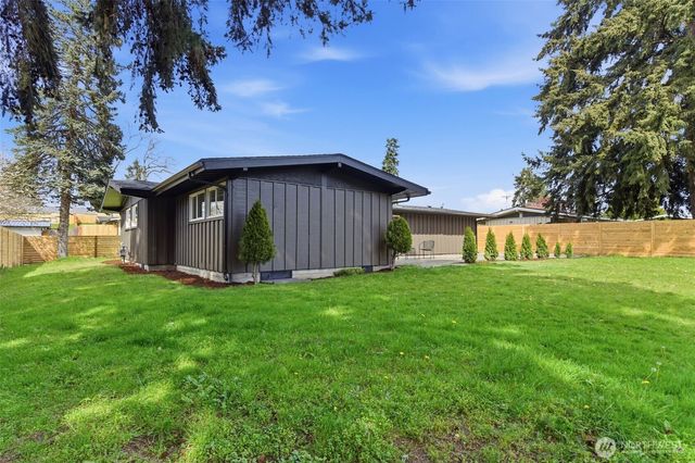 8102 Oakridge Drive SW, Lakewood, WA 98498