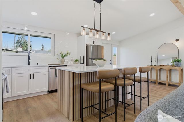 8102 Oakridge Drive SW, Lakewood, WA 98498
