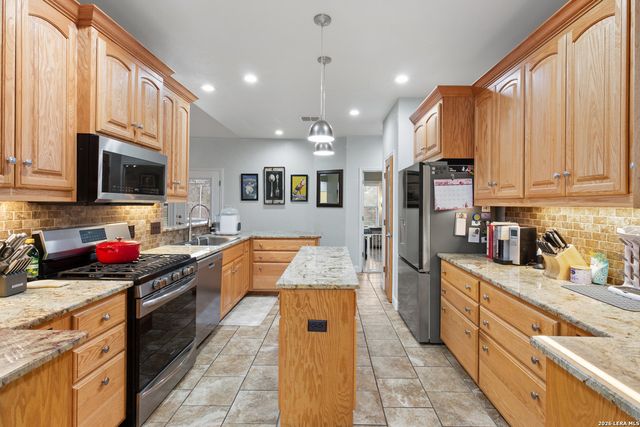 43 Red Fox, Poteet, TX 78065