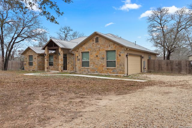 43 Red Fox, Poteet, TX 78065