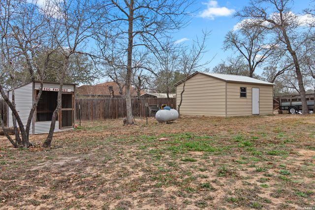 43 Red Fox, Poteet, TX 78065