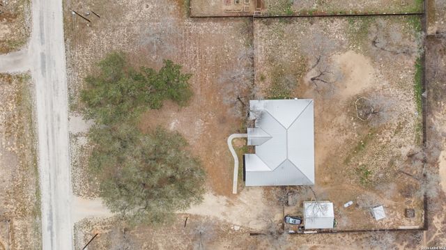 43 Red Fox, Poteet, TX 78065