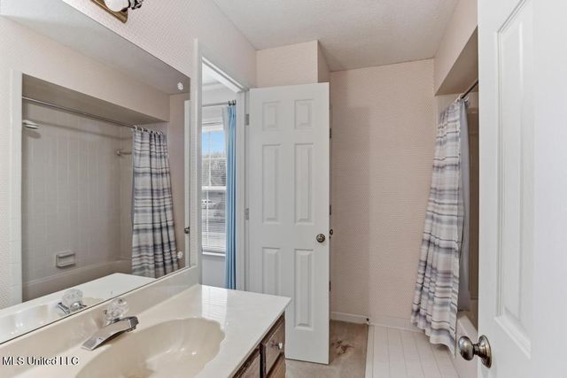 828 Snow Pine Drive, Southaven, MS 38671