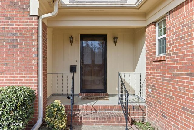 828 Snow Pine Drive, Southaven, MS 38671