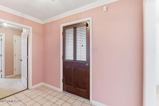 828 Snow Pine Drive, Southaven, MS 38671