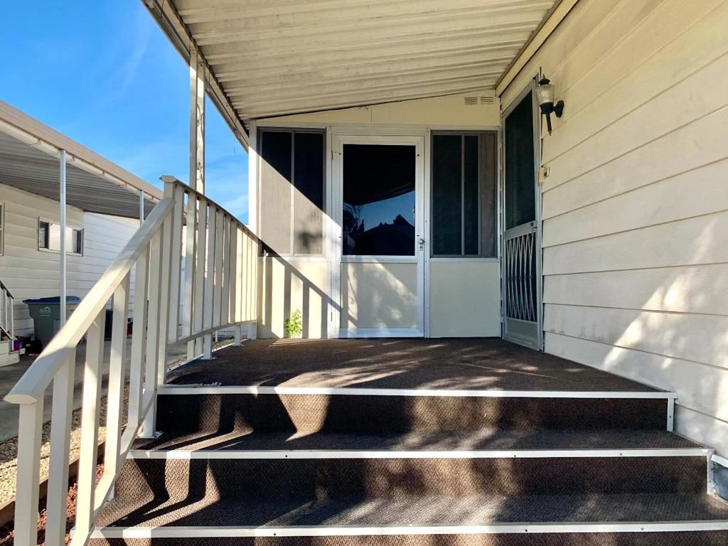 Image 4 of property listing at 102 Quail Hollow Drive, San Jose, CA 95128