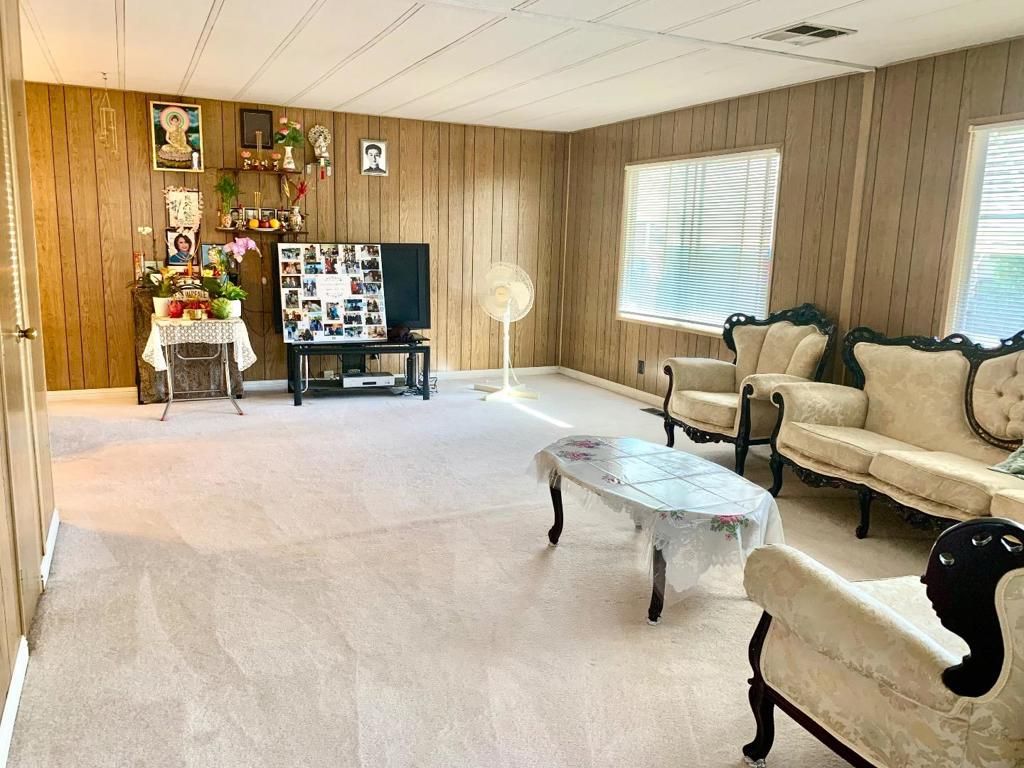 Image 7 of property listing at 102 Quail Hollow Drive, San Jose, CA 95128