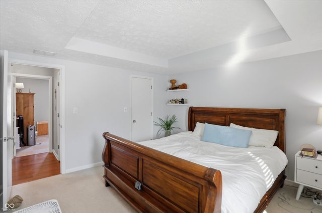 1105 Fox Trail Drive E, New Palestine, IN 46163